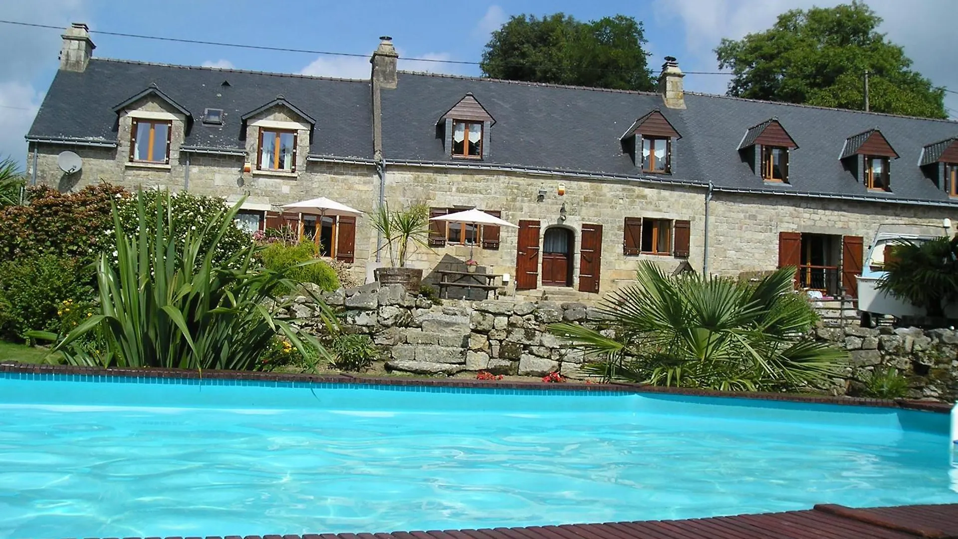 Ty Job Villa Langoelan