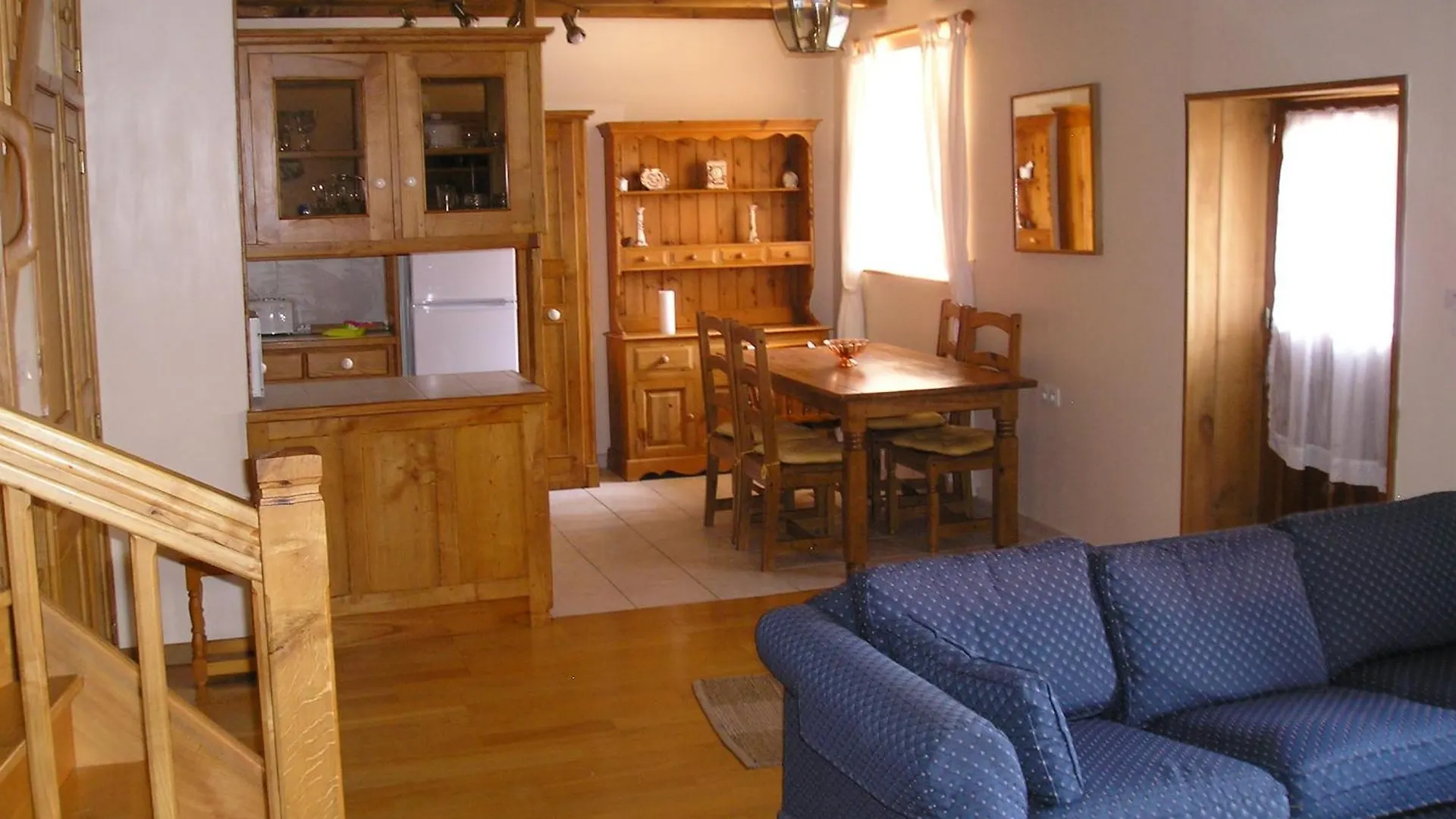 Ty Job Villa Langoelan
