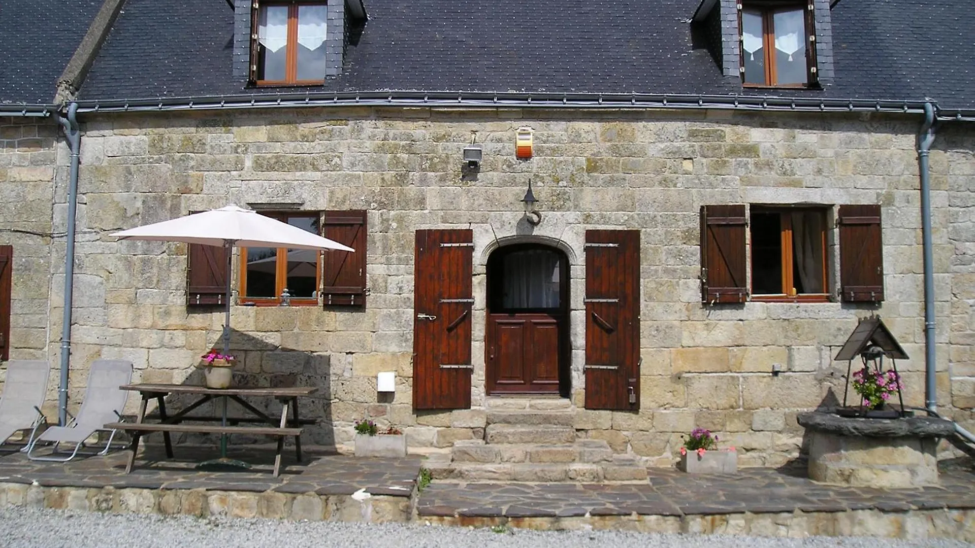 Holiday home Ty Job Villa Langoelan